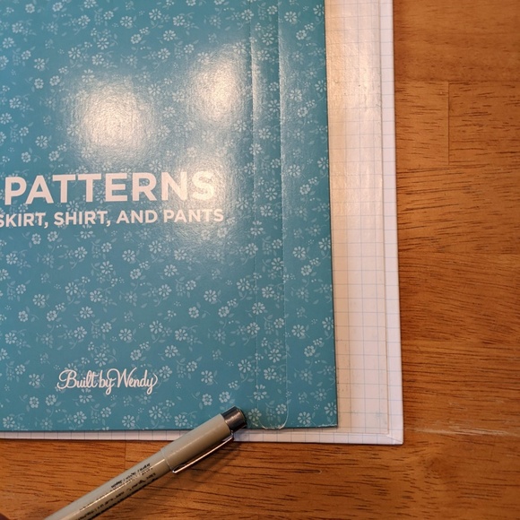 Sew U: The Built by Wendy Guide to Making Your Own Wardrobe, Wendy Mulle… - Picture 10 of 13